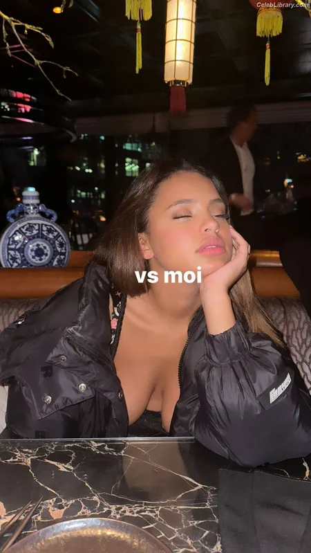 Paola Locatelli photo 19 of 559