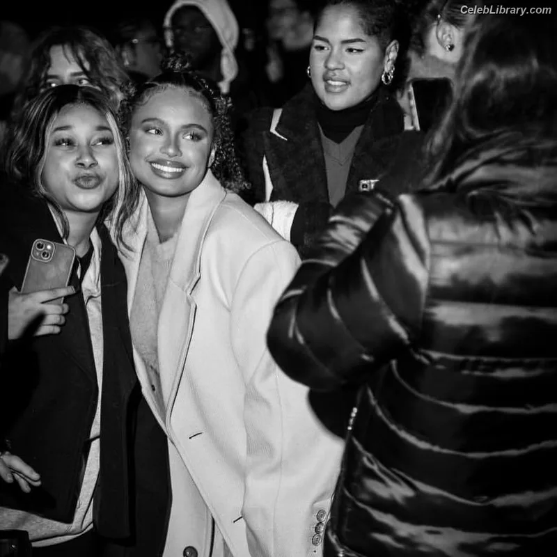Paola Locatelli photo 19 of 559