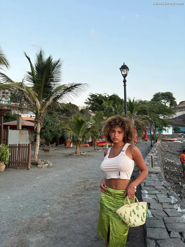 Paola Locatelli photo 23 of 559