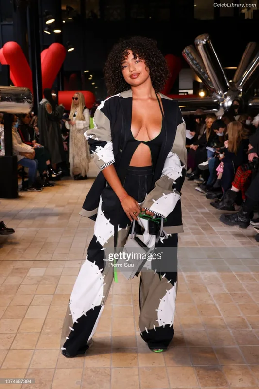 Paola Locatelli photo 17 of 559