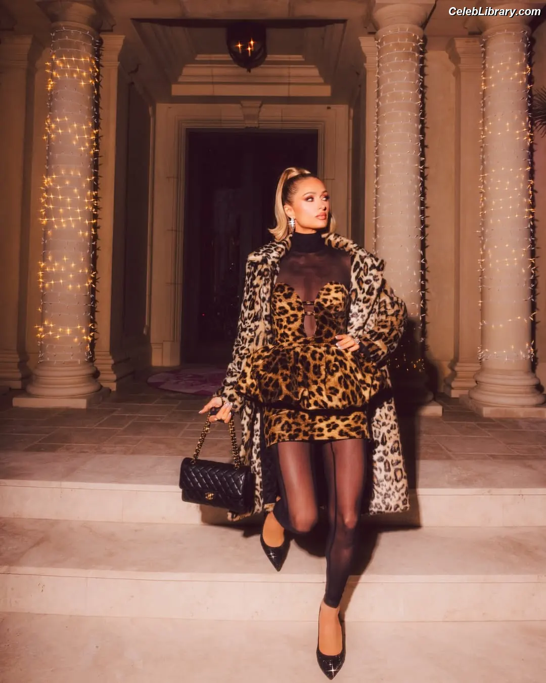 Paris Hilton photo 16 of 1049