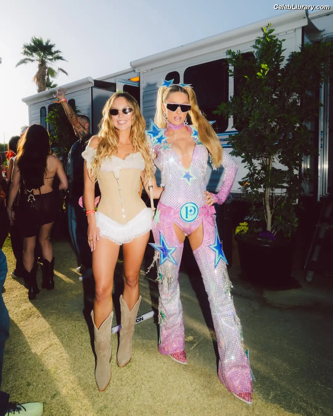 Paris Hilton photo 14 of 1049