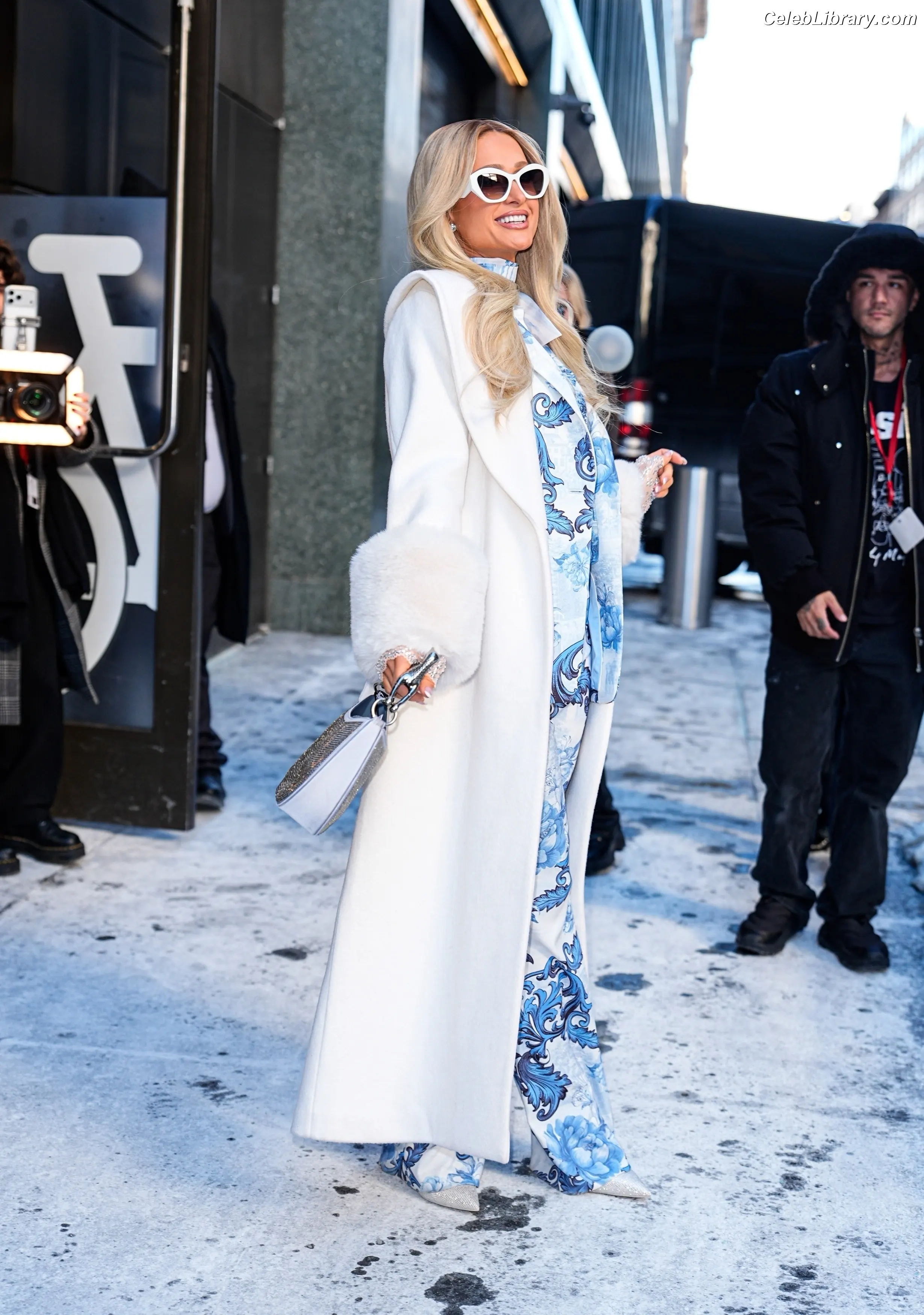 Paris Hilton photo 17 of 1049