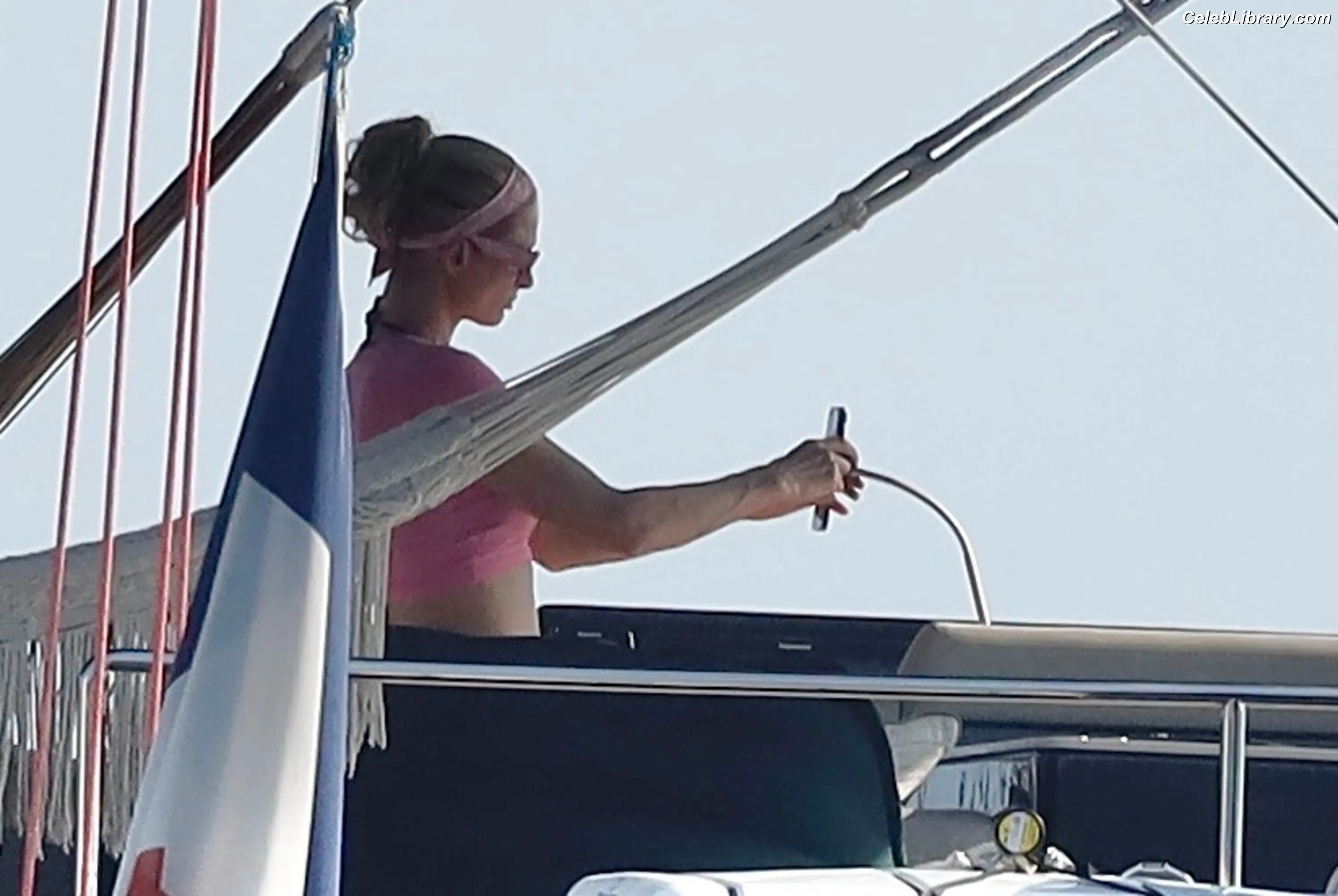 Paris Hilton photo 24 of 1049