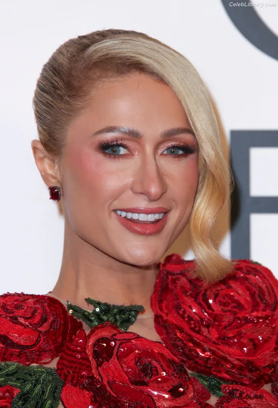 Paris Hilton photo 13 of 1045