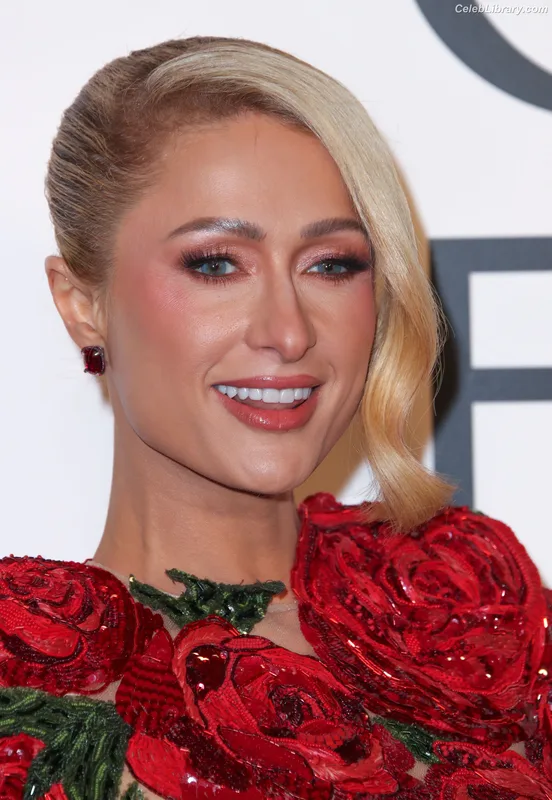 Paris Hilton photo 19 of 1045