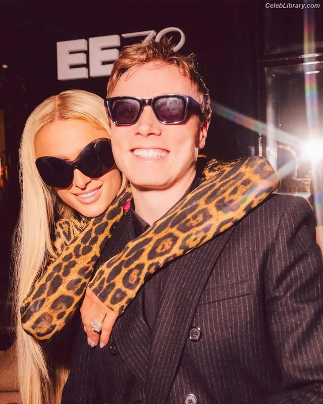 Paris Hilton photo 13 of 1045