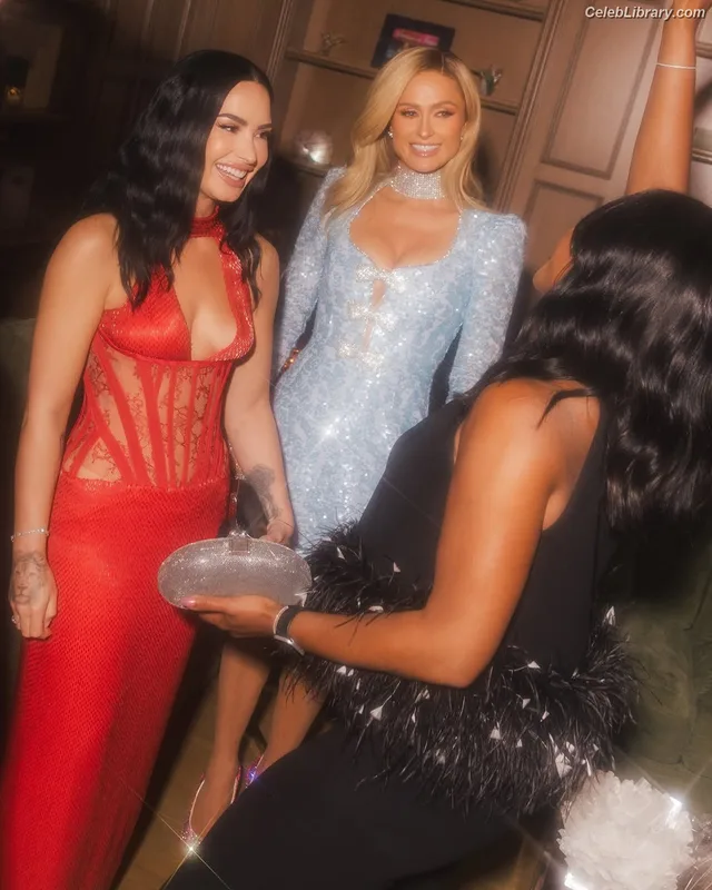 Paris Hilton photo 21 of 1045