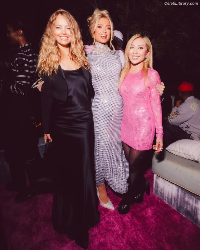 Paris Hilton photo 17 of 1045
