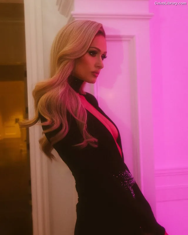 Paris Hilton photo 20 of 1045
