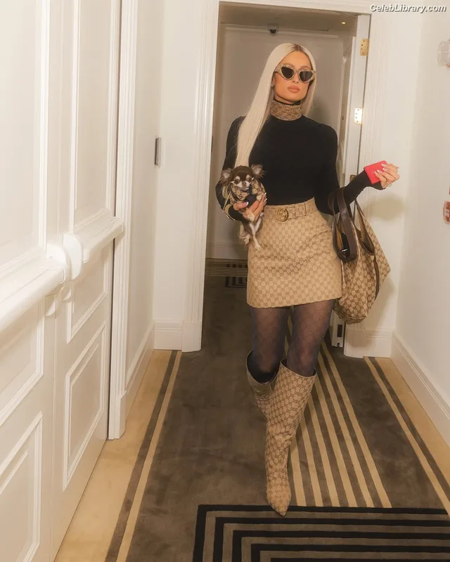 Paris Hilton photo 22 of 1045