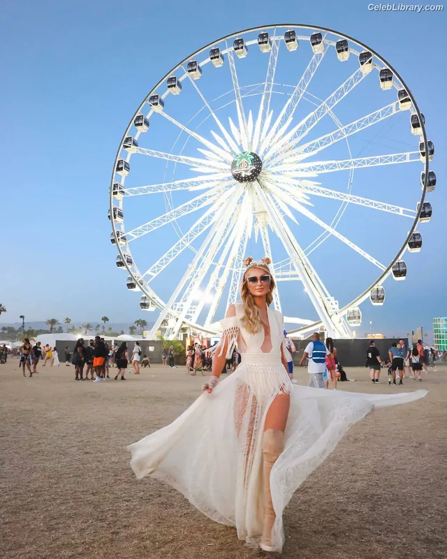 Paris Hilton photo 19 of 1045
