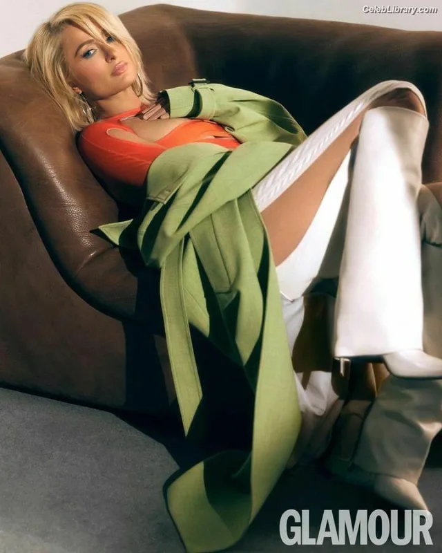 Paris Hilton photo 14 of 1045