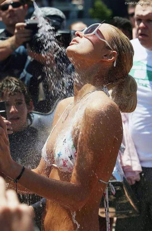 Paris Hilton photo 20 of 1045