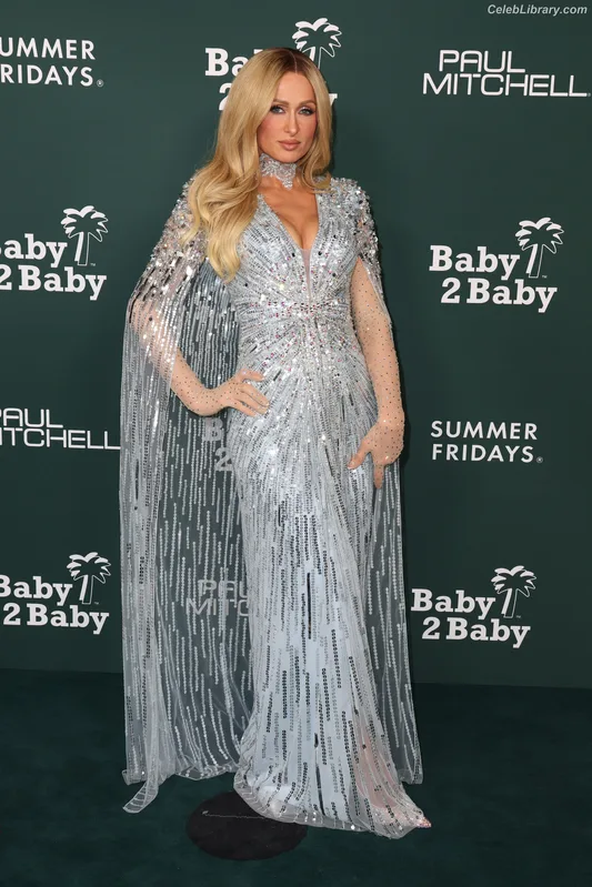 Paris Hilton photo 16 of 1045