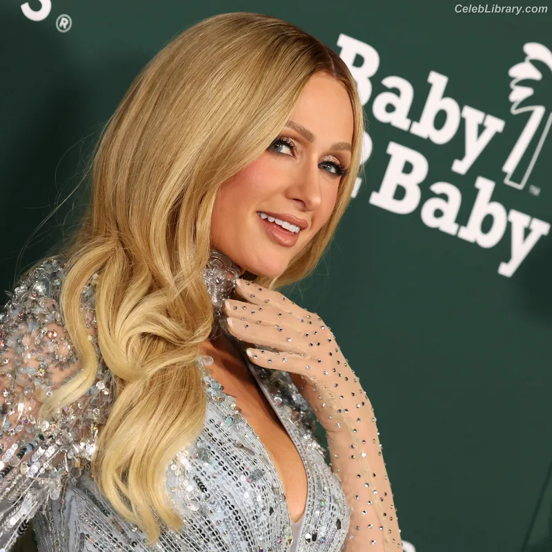 Paris Hilton photo 19 of 1045