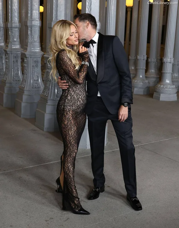 Paris Hilton photo 10 of 1045