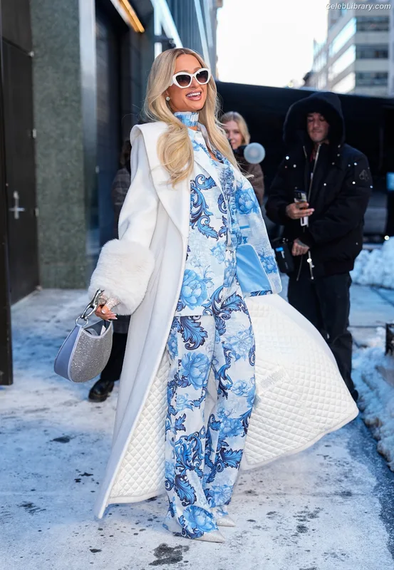 Paris Hilton photo 8 of 1045