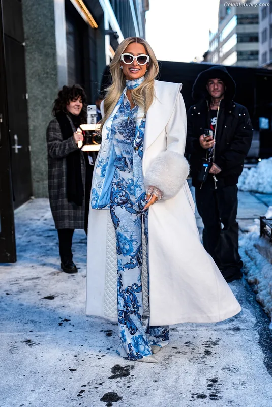 Paris Hilton photo 9 of 1045