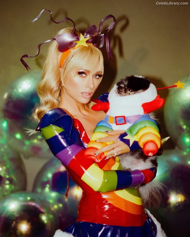 Paris Hilton photo 8 of 1045