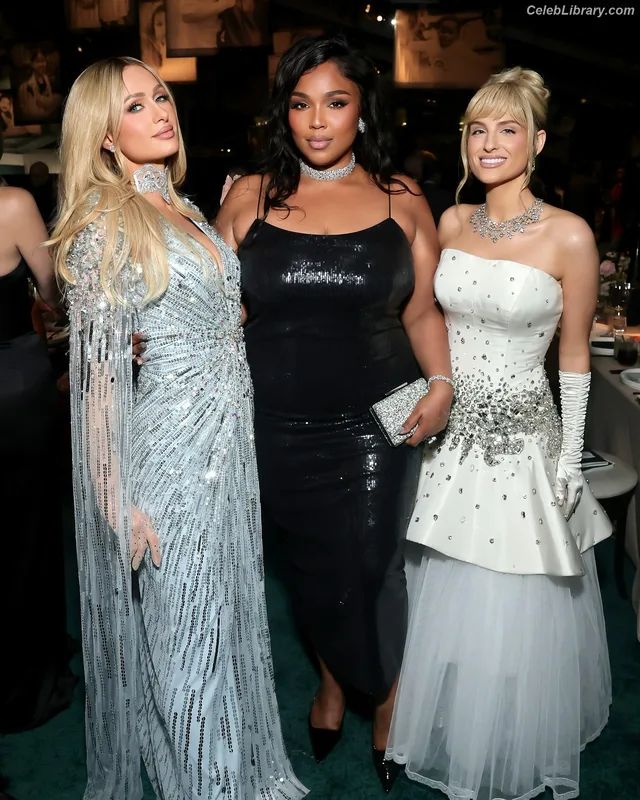 Paris Hilton photo 2 of 1045