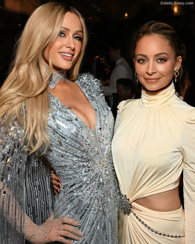 Paris Hilton photo 4 of 1045