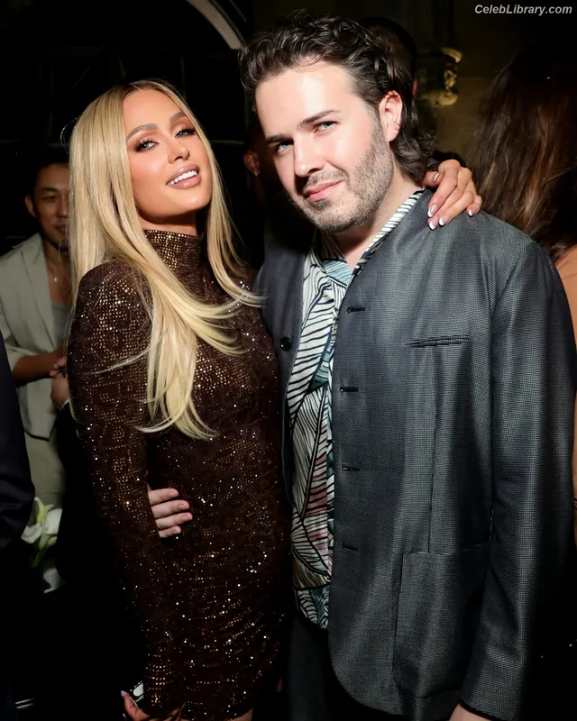 Paris Hilton photo 17 of 1045