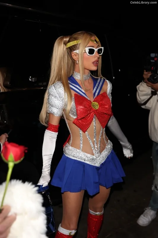 Paris Hilton photo 15 of 1045