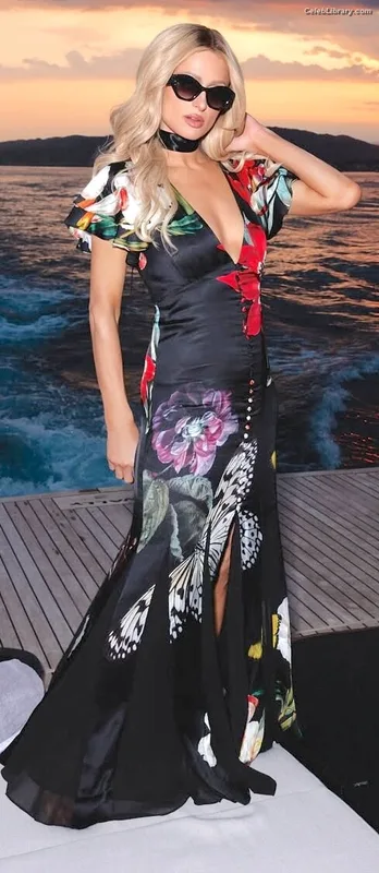 Paris Hilton photo 5 of 1045