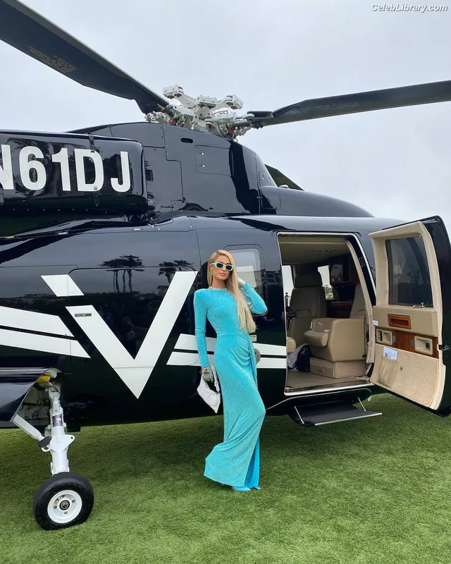 Paris Hilton photo 20 of 1045