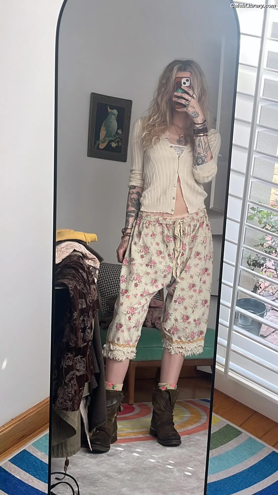 Paris Jackson photo 22 of 845