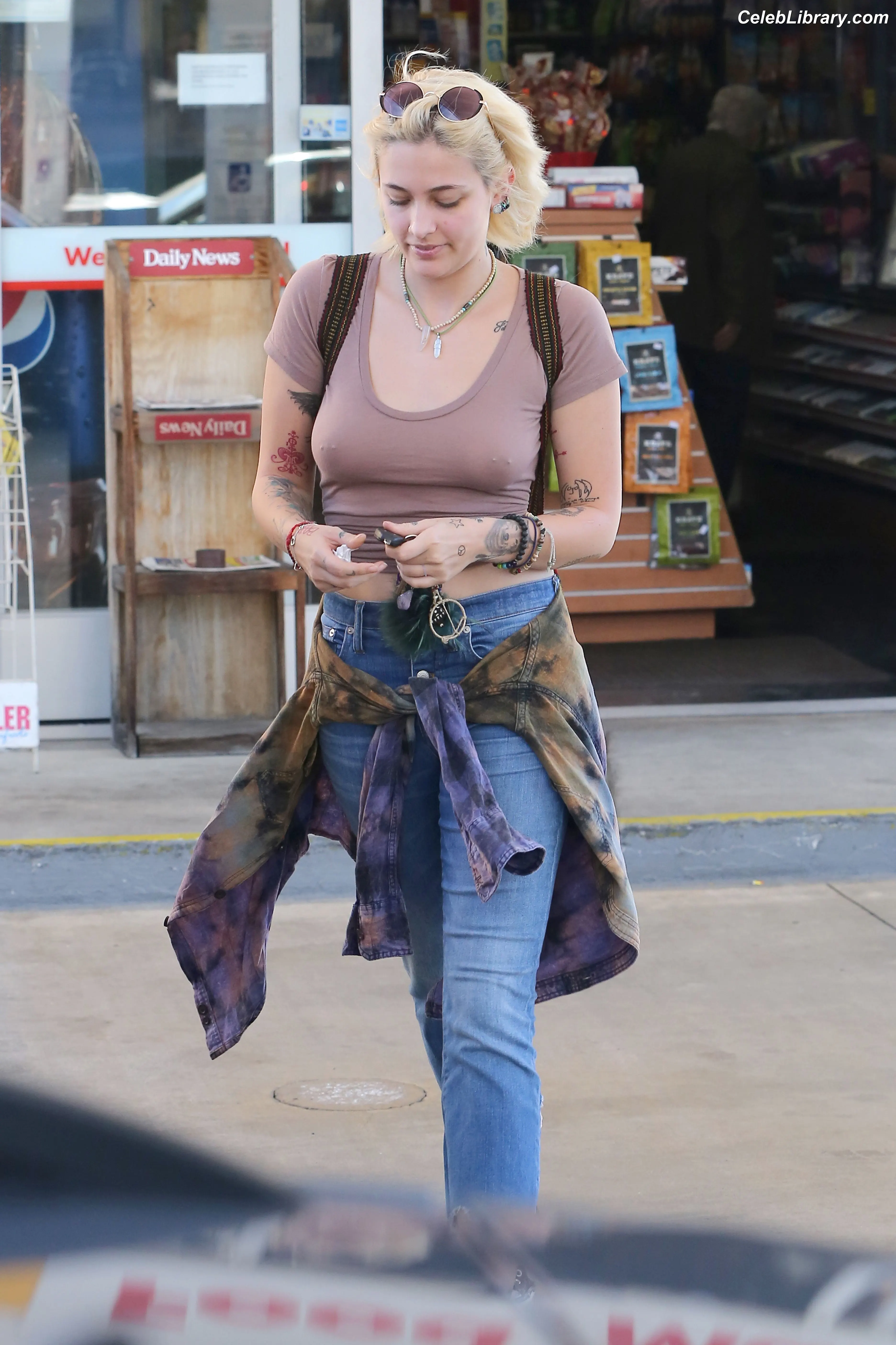 Paris Jackson photo 22 of 845