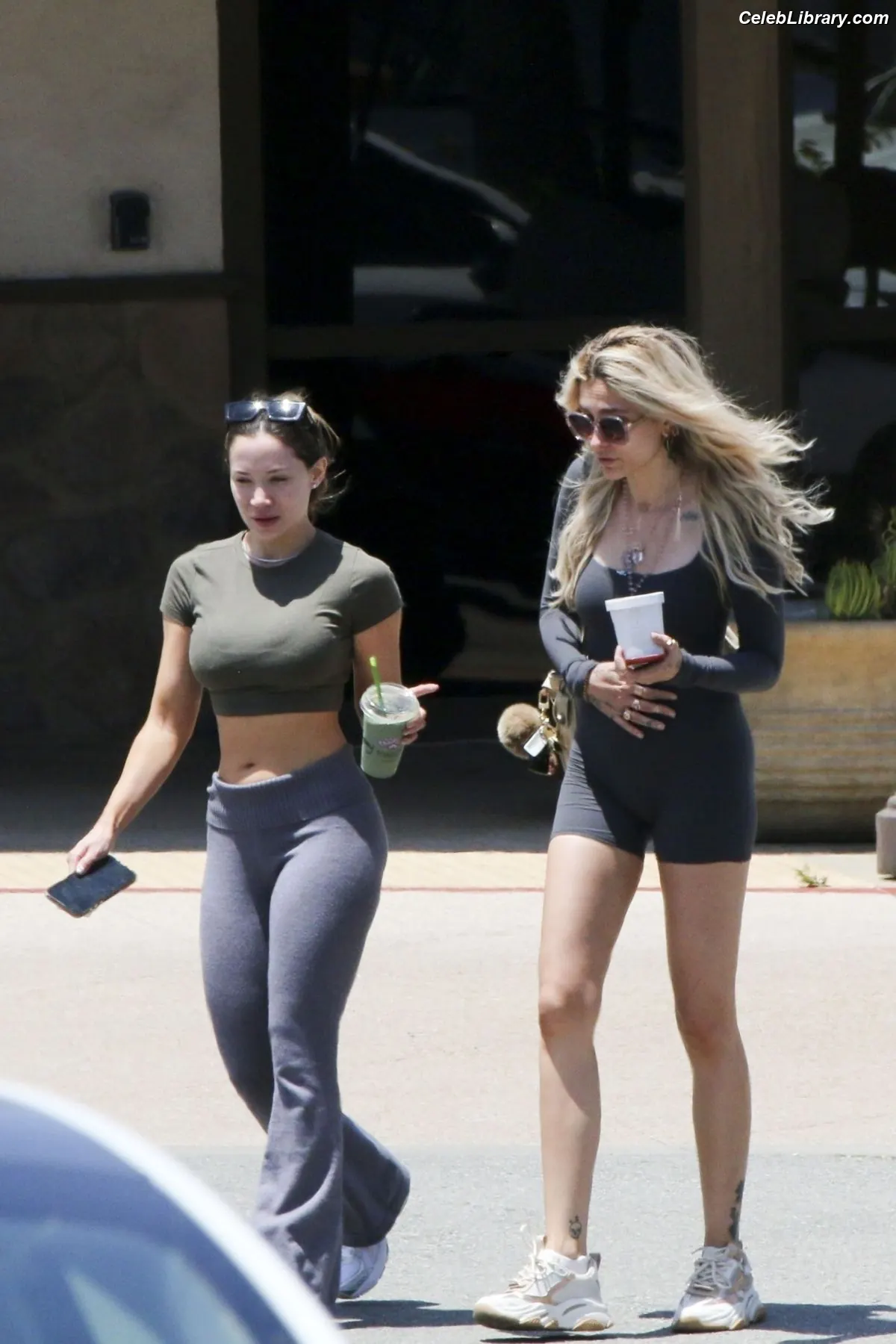 Paris Jackson photo 23 of 845