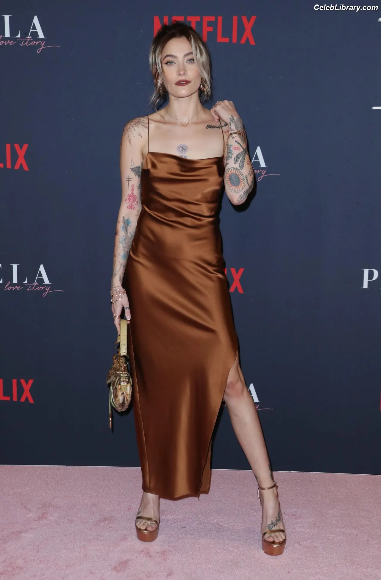 Paris Jackson photo 2 of 845