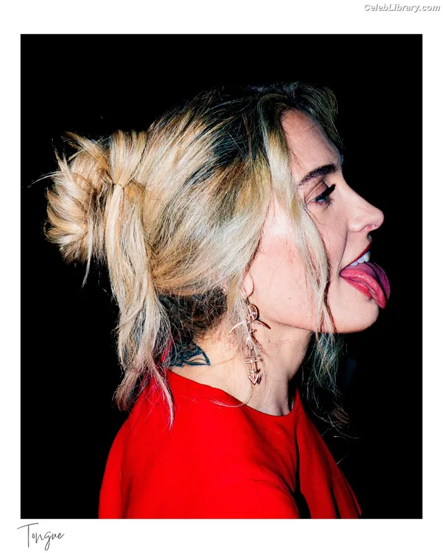 Paris Jackson photo 3 of 845