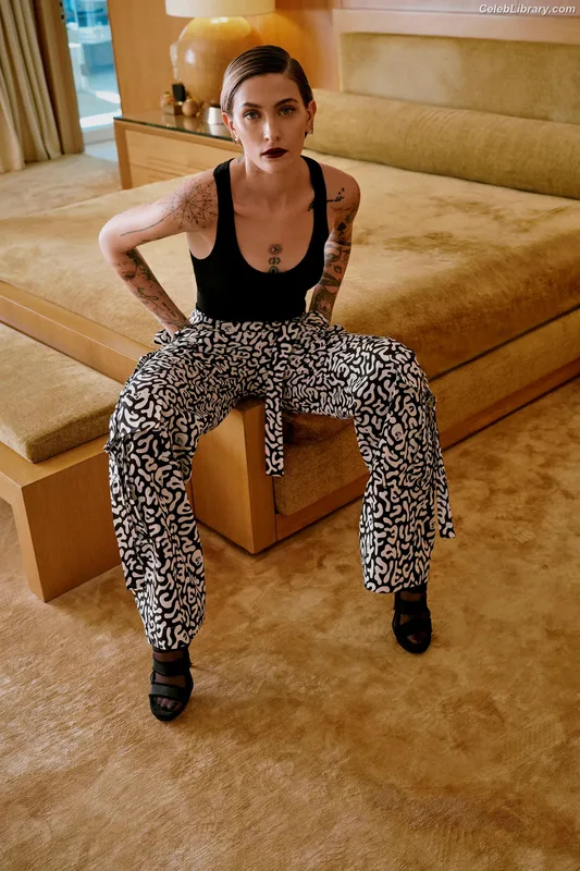 Paris Jackson photo 16 of 845