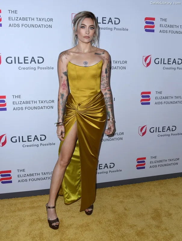 Paris Jackson photo 2 of 845