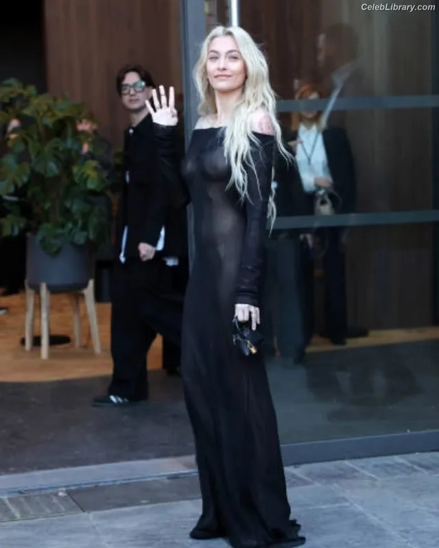 Paris Jackson photo 4 of 845