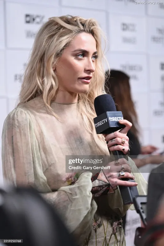 Paris Jackson photo 4 of 845