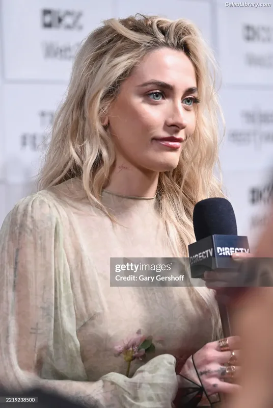 Paris Jackson photo 15 of 845