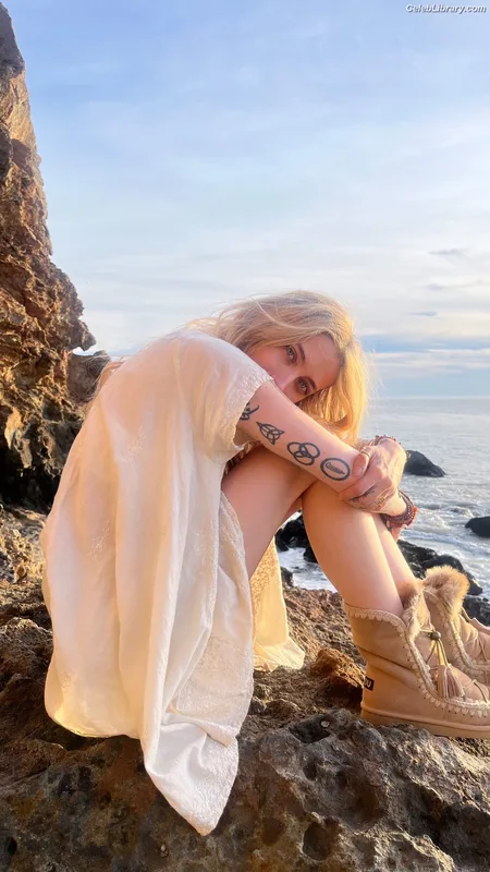 Paris Jackson photo 8 of 845