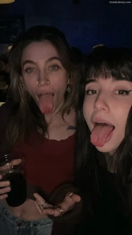 Paris Jackson photo 6 of 845