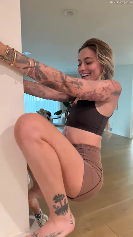 Paris Jackson photo 11 of 845