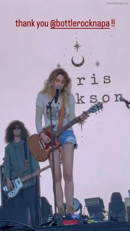 Paris Jackson photo 19 of 845