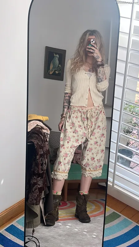 Paris Jackson photo 22 of 845