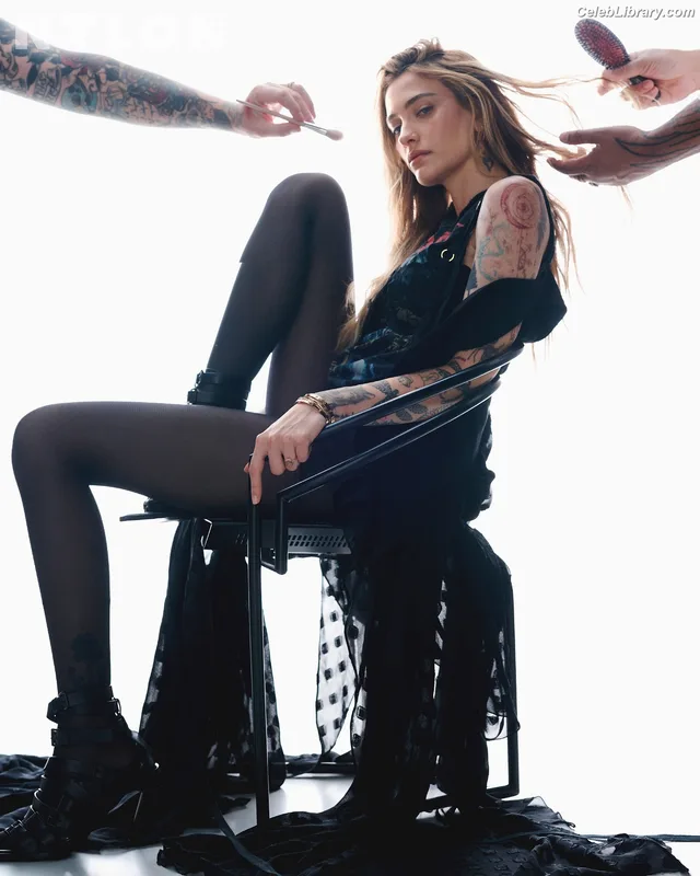 Paris Jackson photo 9 of 845