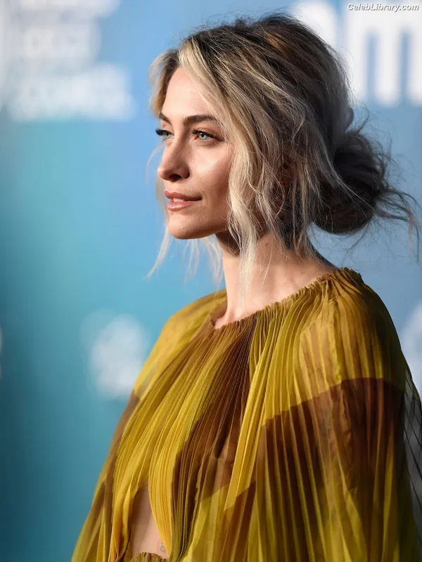 Paris Jackson photo 11 of 845