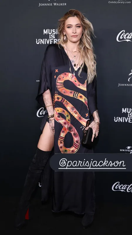 Paris Jackson photo 23 of 845