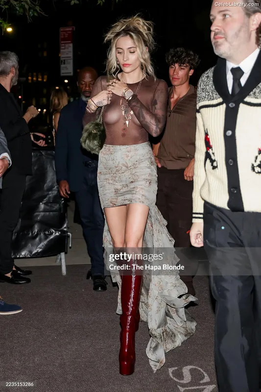 Paris Jackson photo 5 of 845