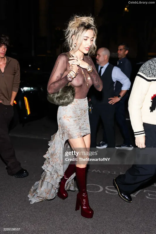 Paris Jackson photo 7 of 845